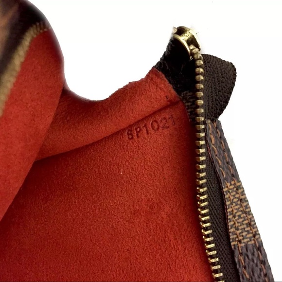 Louis Vuitton Damier Cosmetics Pouch Purse/6Z1676 - Picture 8 of 8